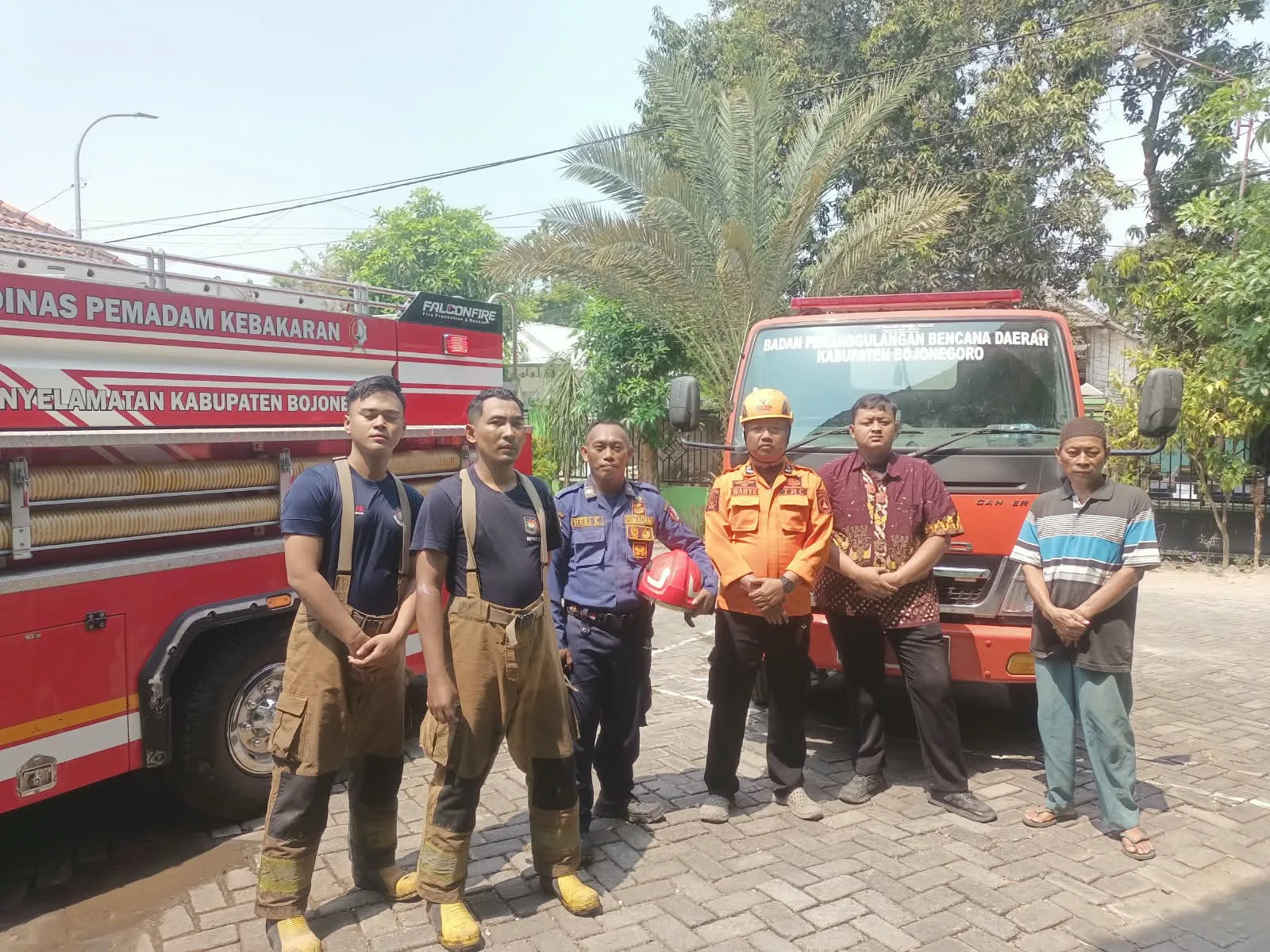 Penanganan Kebakaran Rumpun Bambu