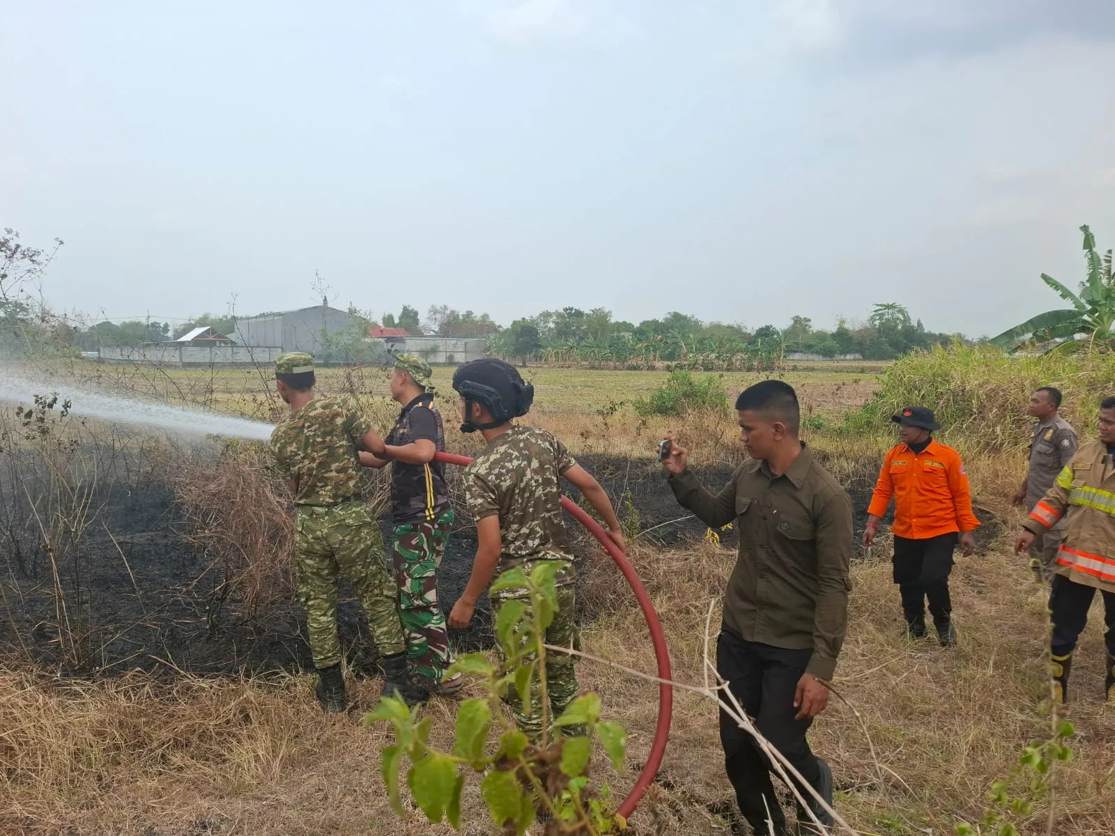Penanganan Kebakaran Lahan Di Dander