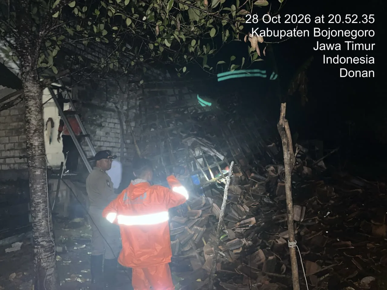 BPBD Serahkan Bantuan Warga Terdampak Angin Kencang