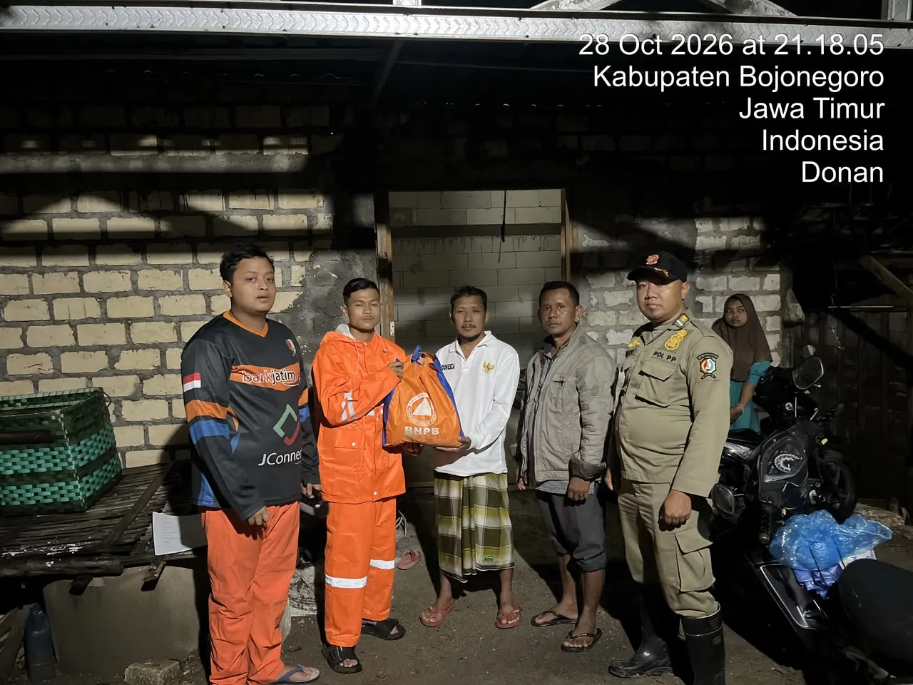 BPBD Serahkan Bantuan Warga Terdampak Angin Kencang