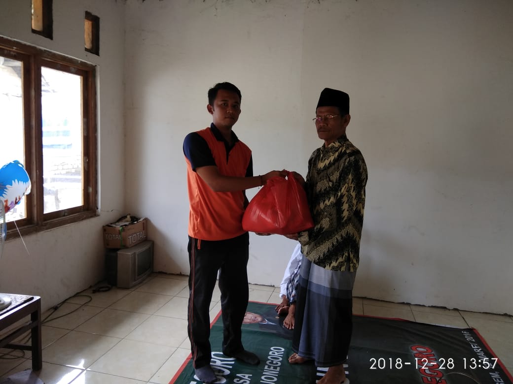 Pemberian Santunan Korban Kebakaran