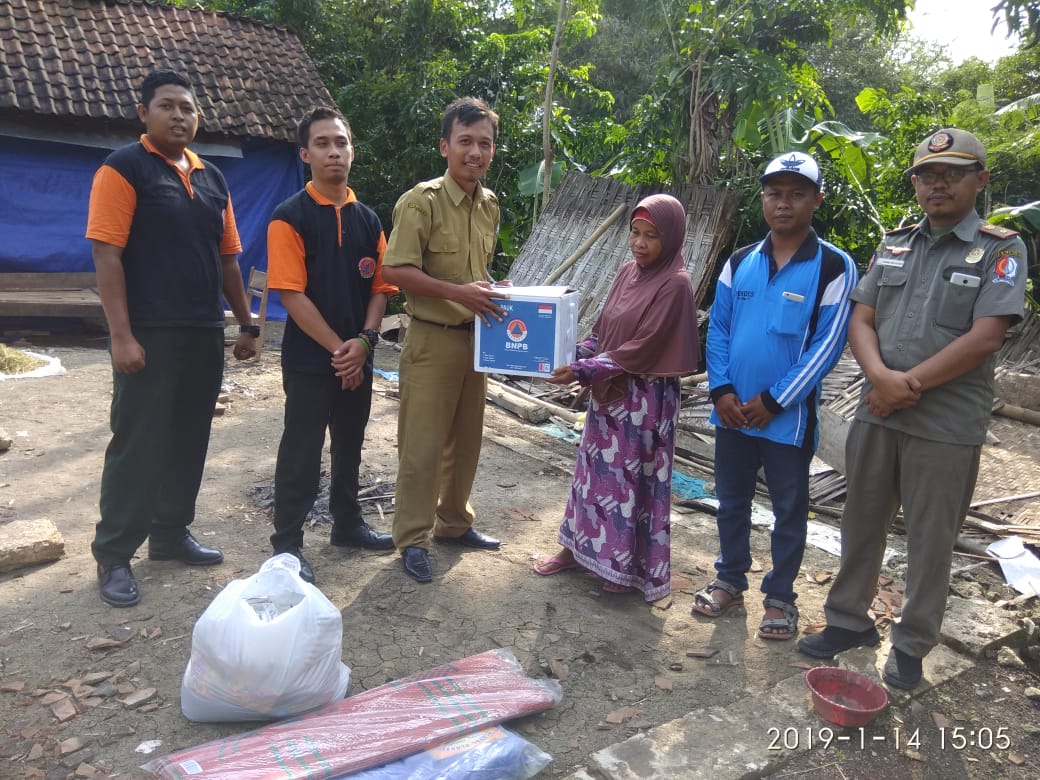 Penyerahan Santunan korban angin kencang