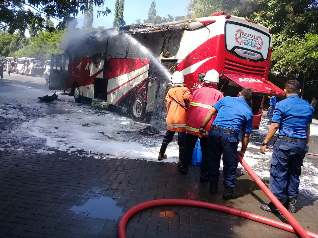 Kebakaran Bus