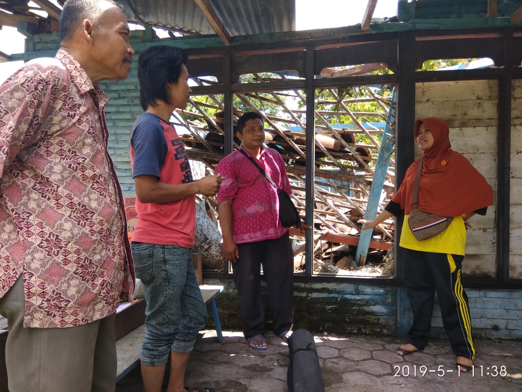 Rumah Roboh