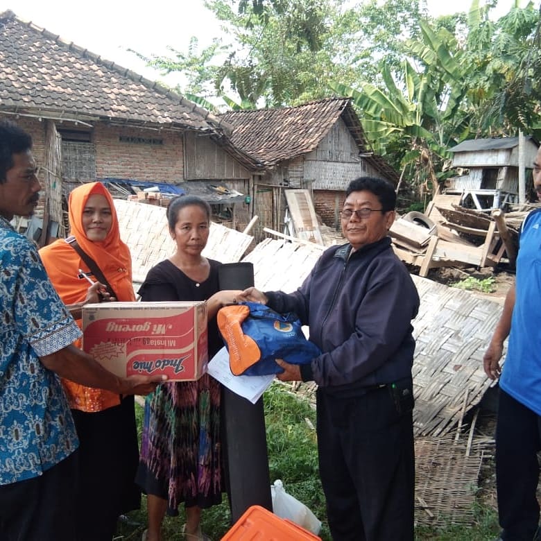 Penyerahan Bantuan Korban Kebakaran rumah
