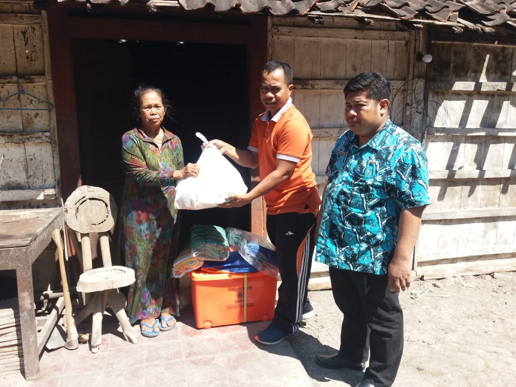 Penyerahan Santunan Korban Kebakaran Rumah