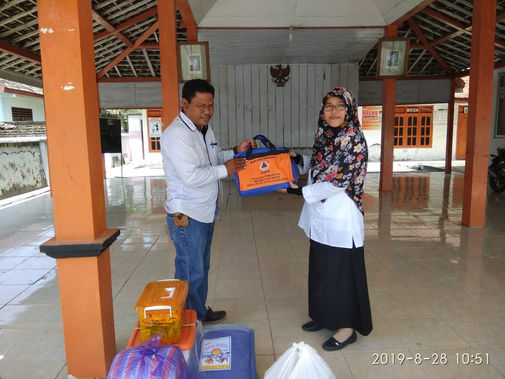 Penyerahan Bantuan Korban Kebakaran rumah di Ds. Nglampin Kec. Ngambon