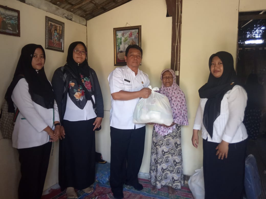 Penyerahan Bantuan Kepada keluarga Korban Tenggelan di Ds. Panjunan Kec. Kalitidu