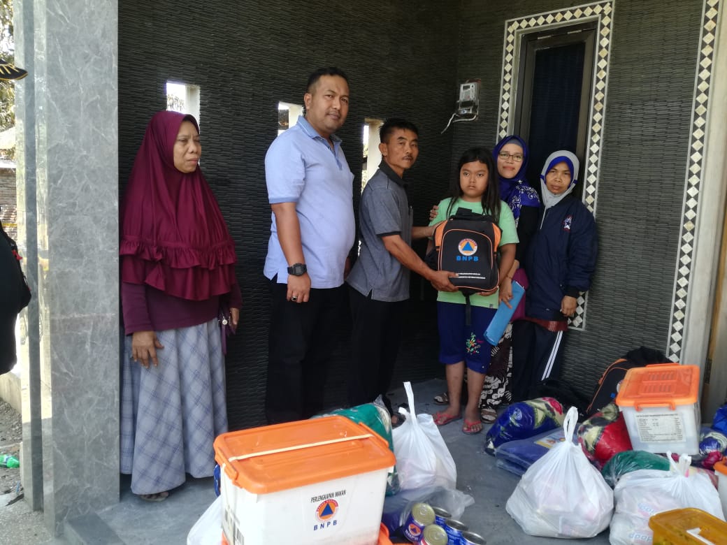 Penyerahan Bantuan Korban Kebakaran rumah di Ds. Kalitidu Kec. Kalitidu