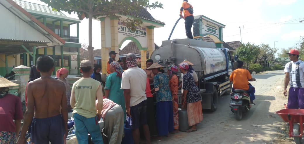 PEMKAB BOJONEGORO MELALUI BPBD SALURKAN 568 RIT AIR BERSIH