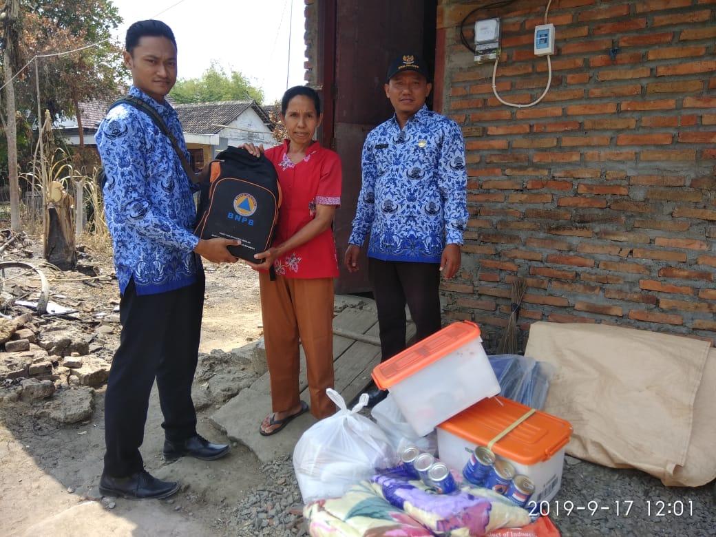 BPBD Salurkan Bantuan Korban Kebakaran