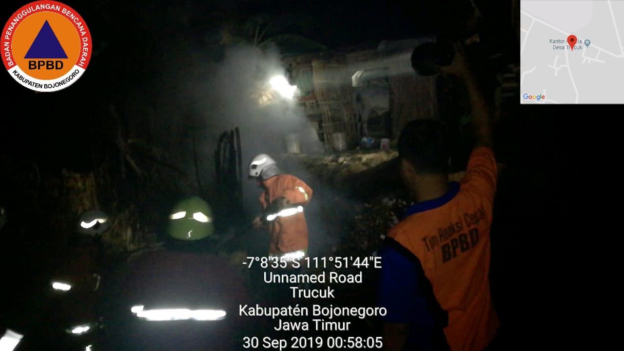 Kebakaran Lahan Pembuangan Sampah di Ds. Trucuk Kec. Trucuk