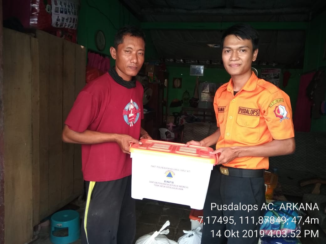 BPBD Salurkan Bantuan Korban Kebakaran