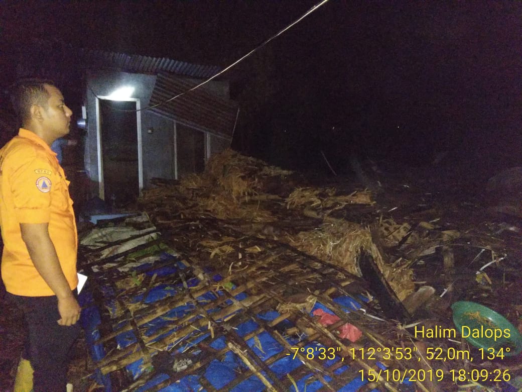 Angin Kencang Menerjang Kecamatan Baureno