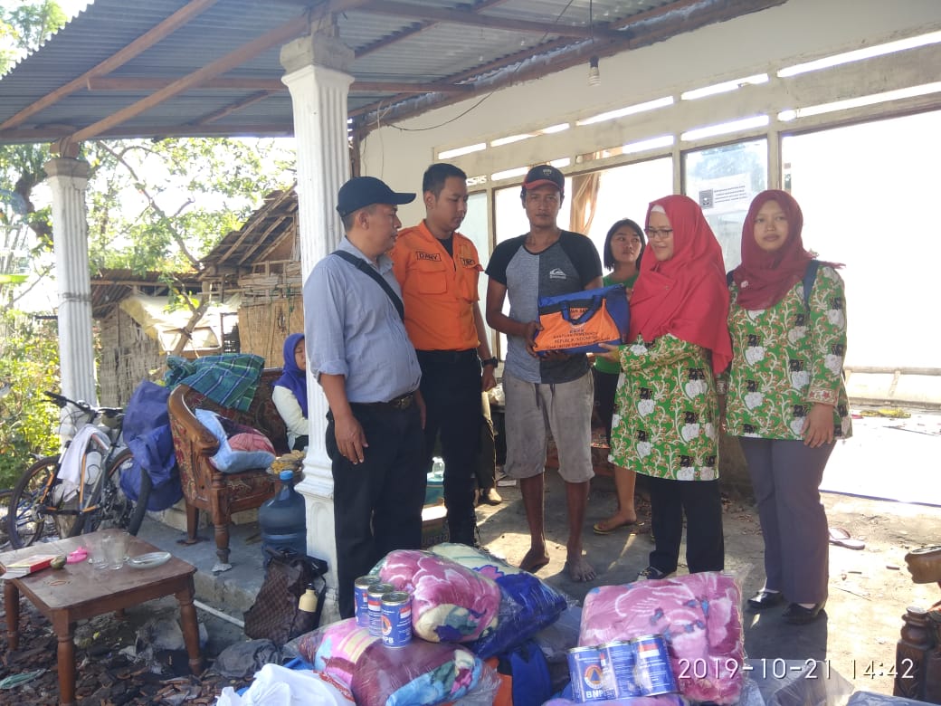 Penyerahan Santunan Korban Kebakaran Rumah di Ds. Sraturejo Kec. Baureno