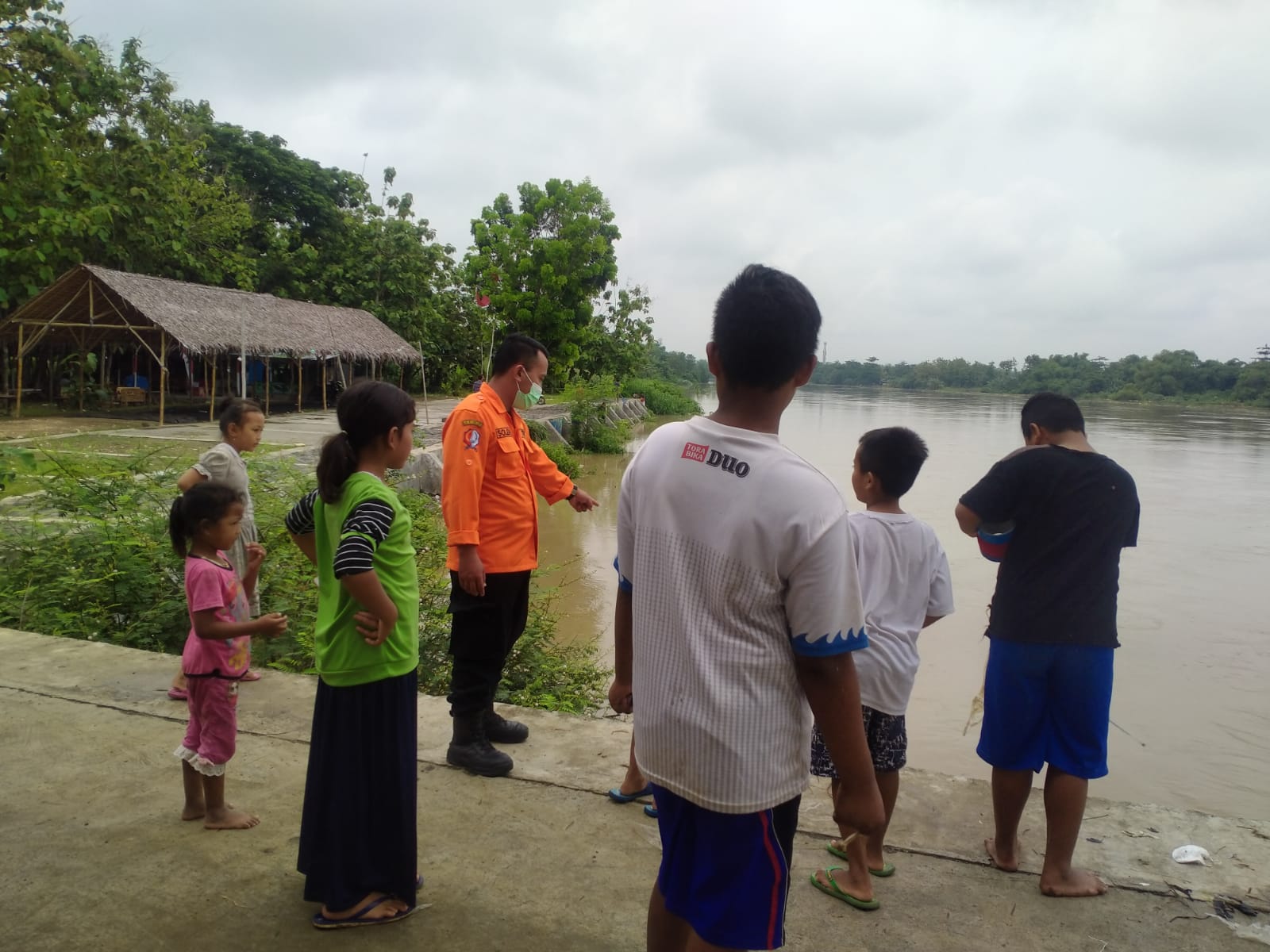 Tingginya Air Sungai Bengawan Solo di Bojonegoro Memasuki Siaga Kuning