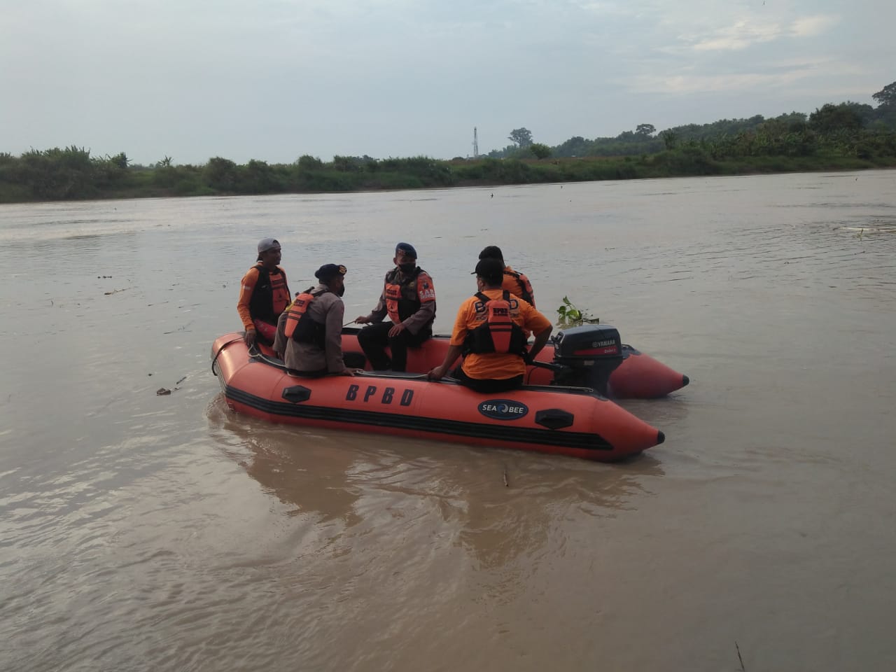 Pencarian orang di duga tenggelam di Bengawan Solo