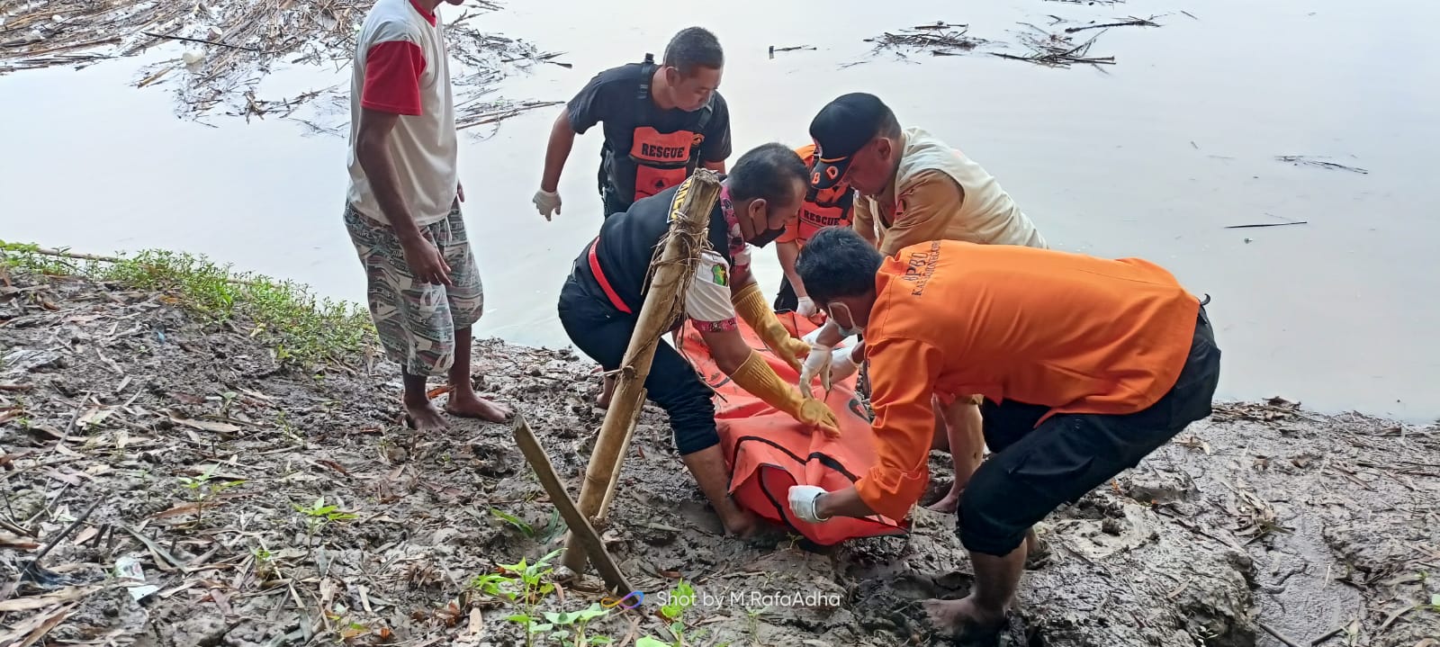 Penemuan Mayat di Bantaran Sungai Bengawan Solo