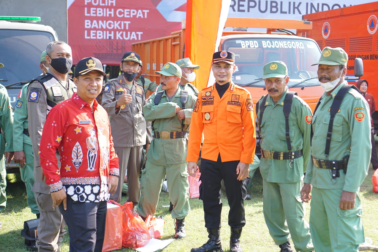 Lomba Simulasi Bencana yang Diikuti oleh Linmas