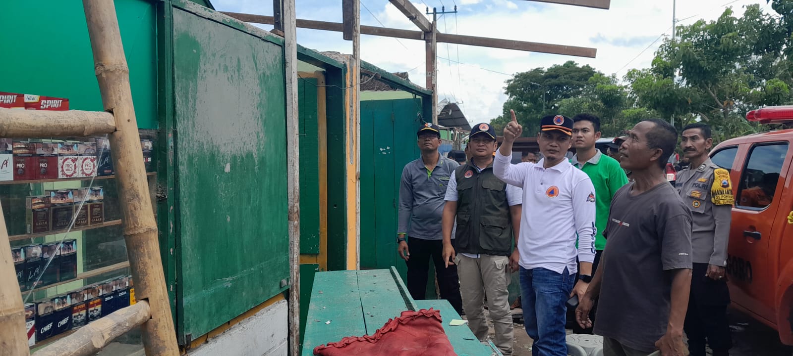 KUNJUNGAN KALAKSA BPBD PROVINSI DI LOKASI TERDAMPAK ANGIN PUTING BELIUNG