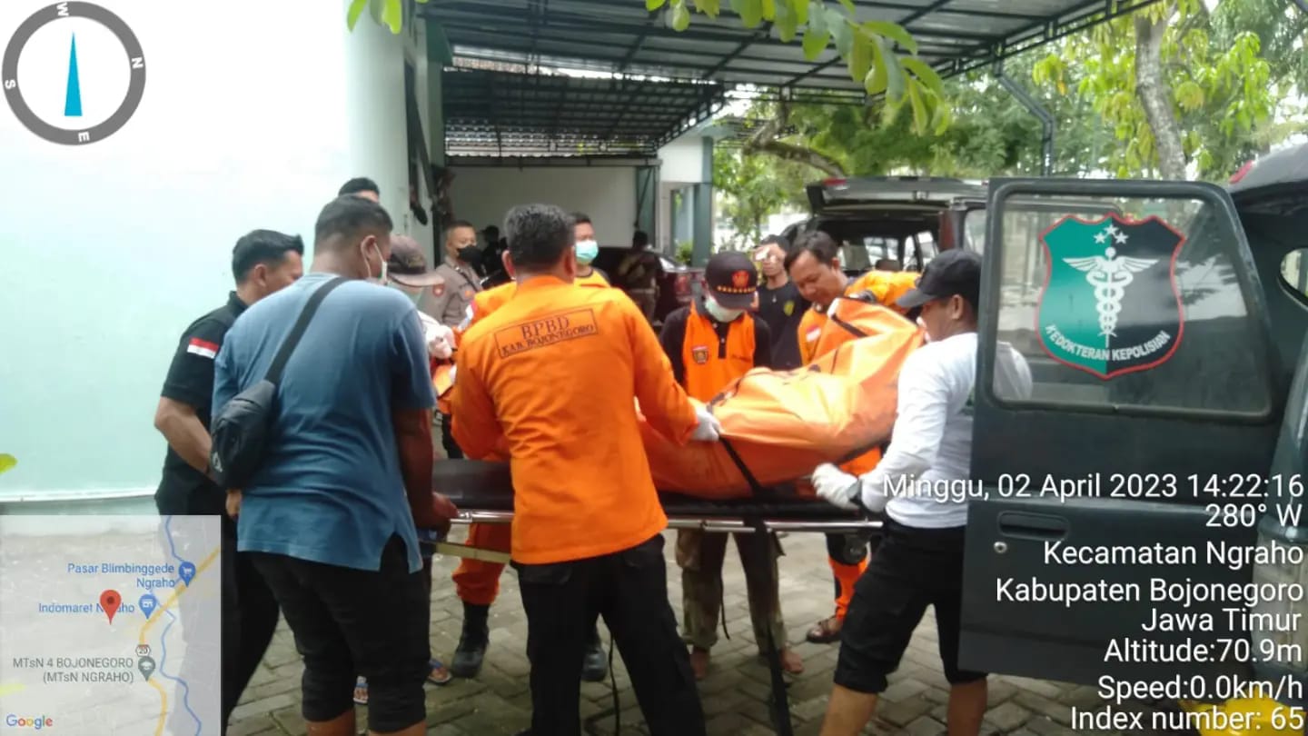 Proses identifikasi jenazah yang diketemukan di Bengawan Solo Desa Luwihaji Kecamatan Ngraho