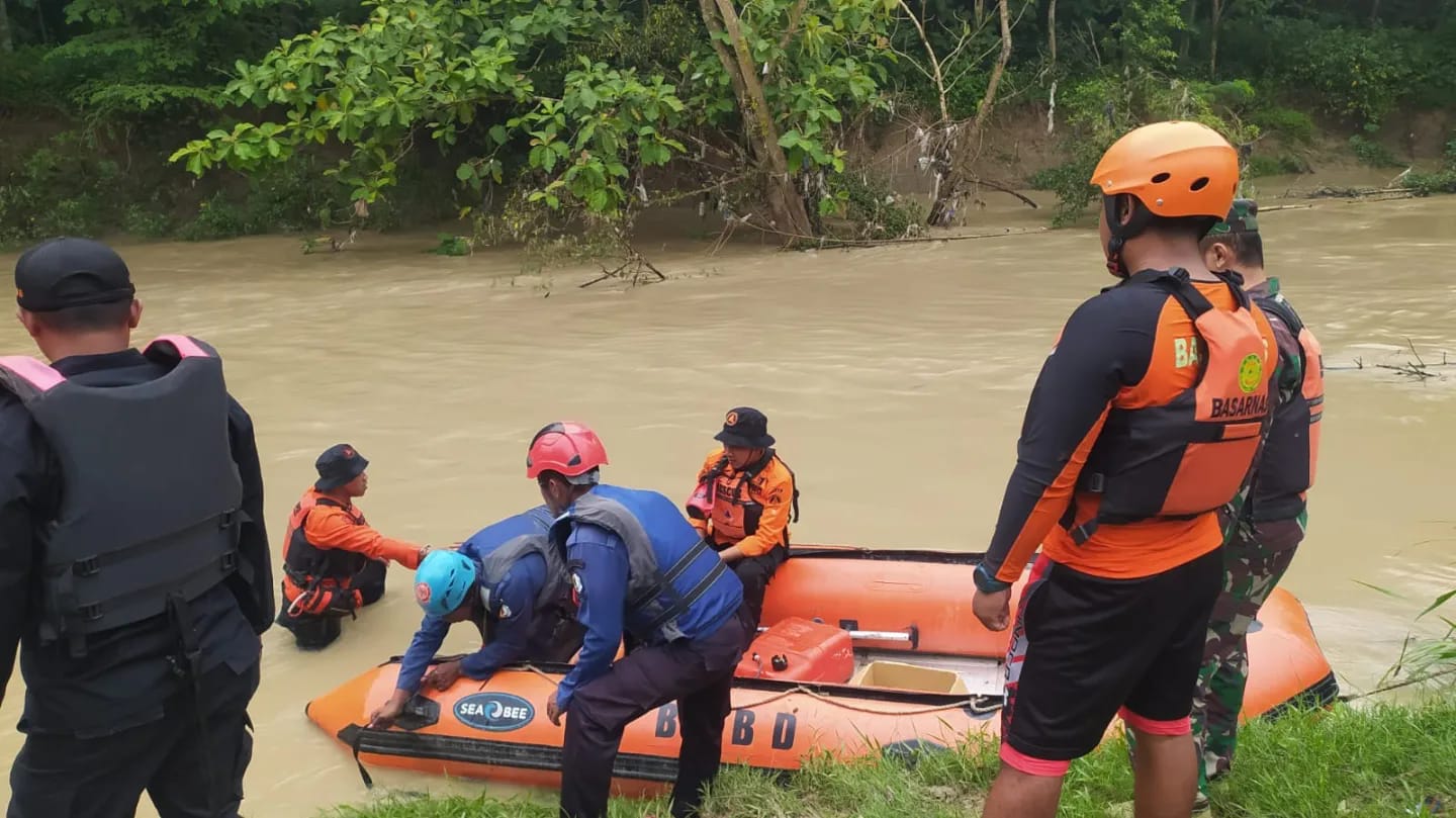 Tim SAR Gabungan Melaksanakan Assessment dan Pencarian orang tenggelam