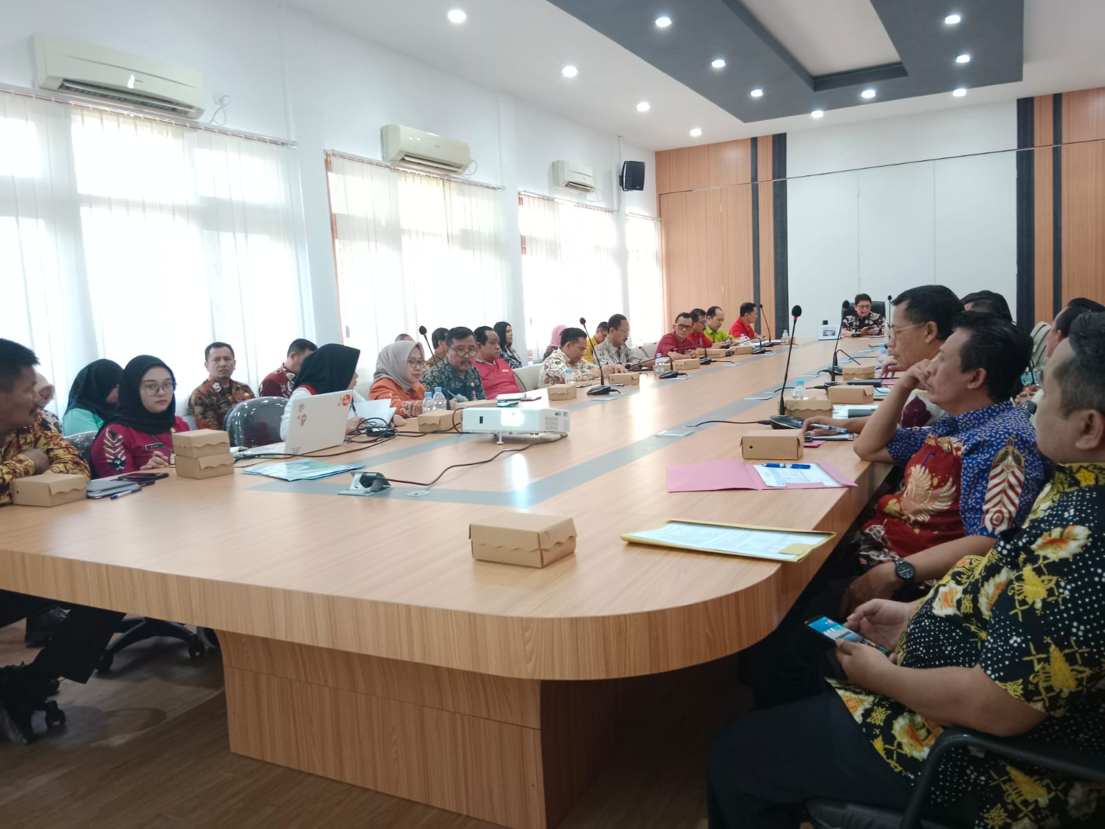 Pj Bupati Pimpin Rapat Penanganan Kemiskinan dan Kekeringan