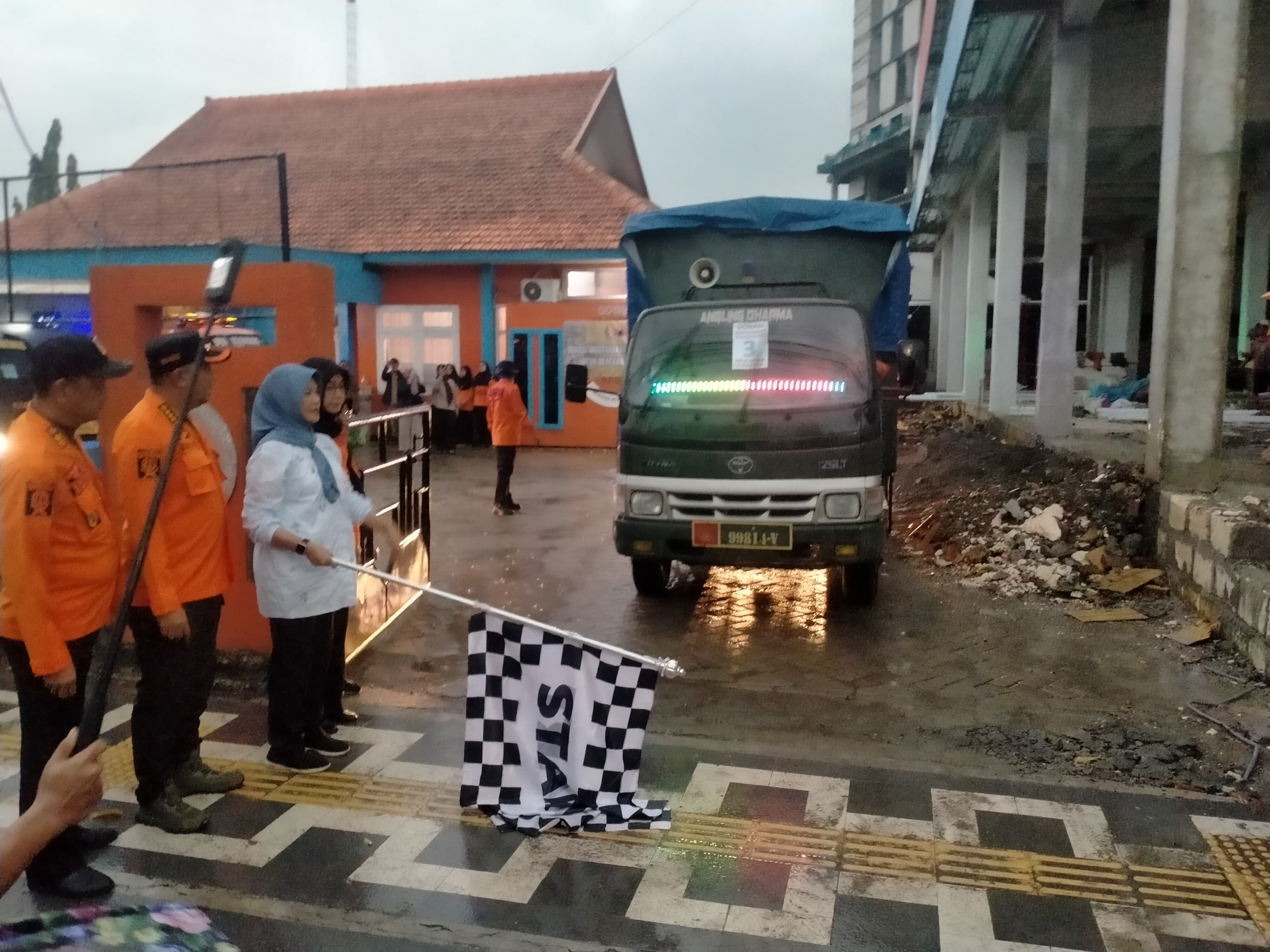 Pemkab Bojonegoro melalui BPBD Kirim Bantuan untuk Korban Banjir dan Longsor di Sumatera