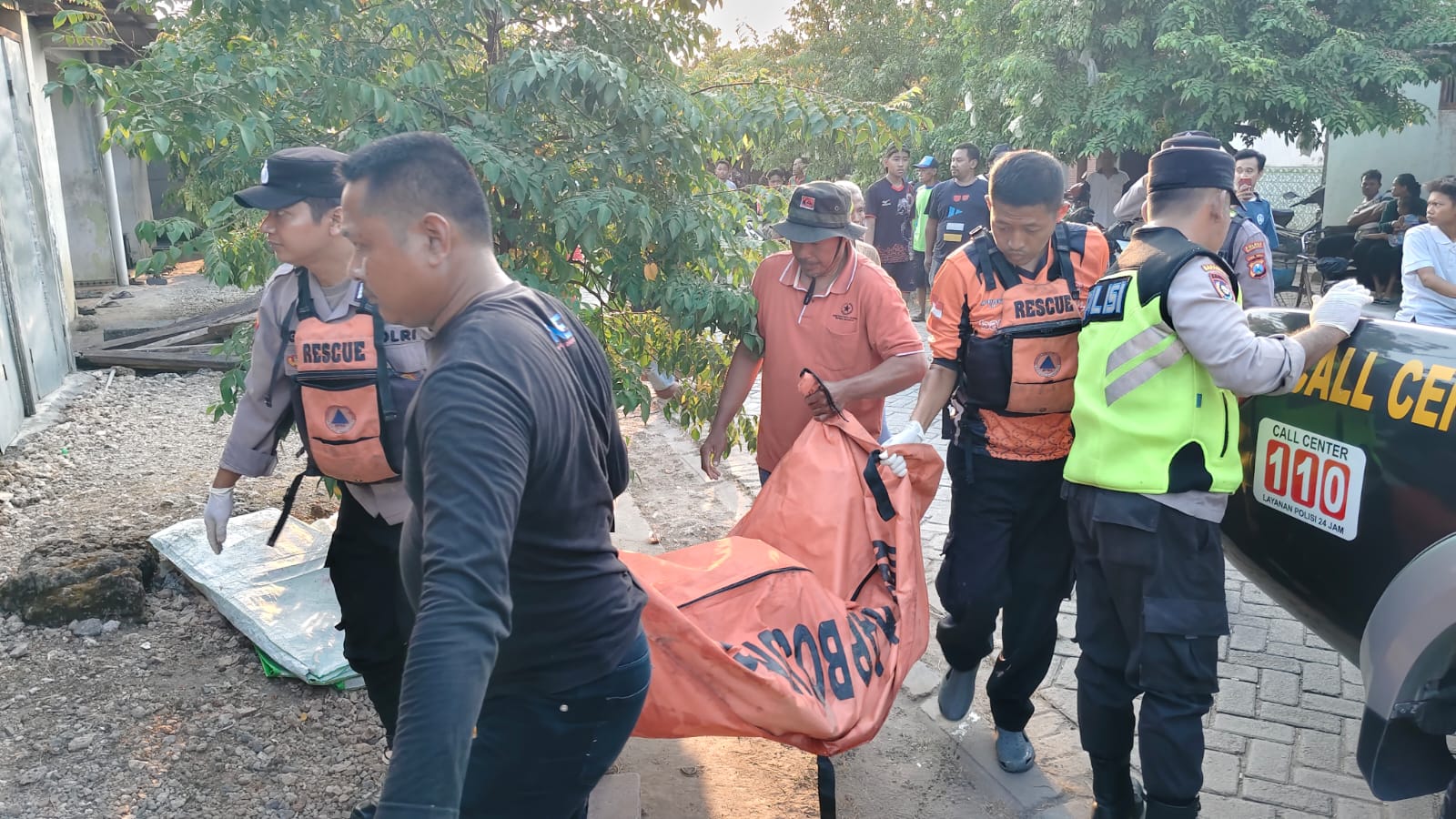 BPBD Berhasil Evakuasi " Mawar Hitam" di Sungai Bengawan Solo