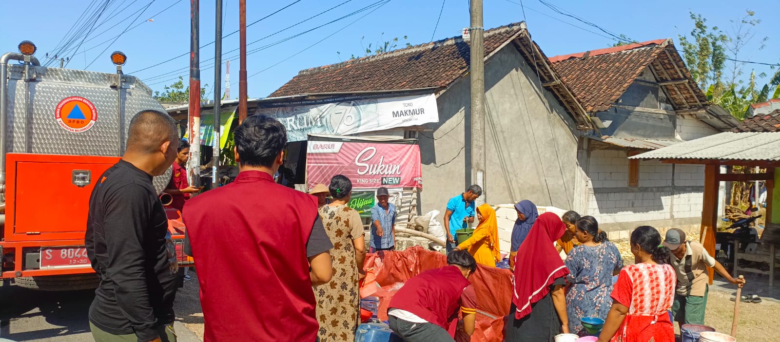 BPBD Dan Unigoro Kembali Salurkan Air Bersih