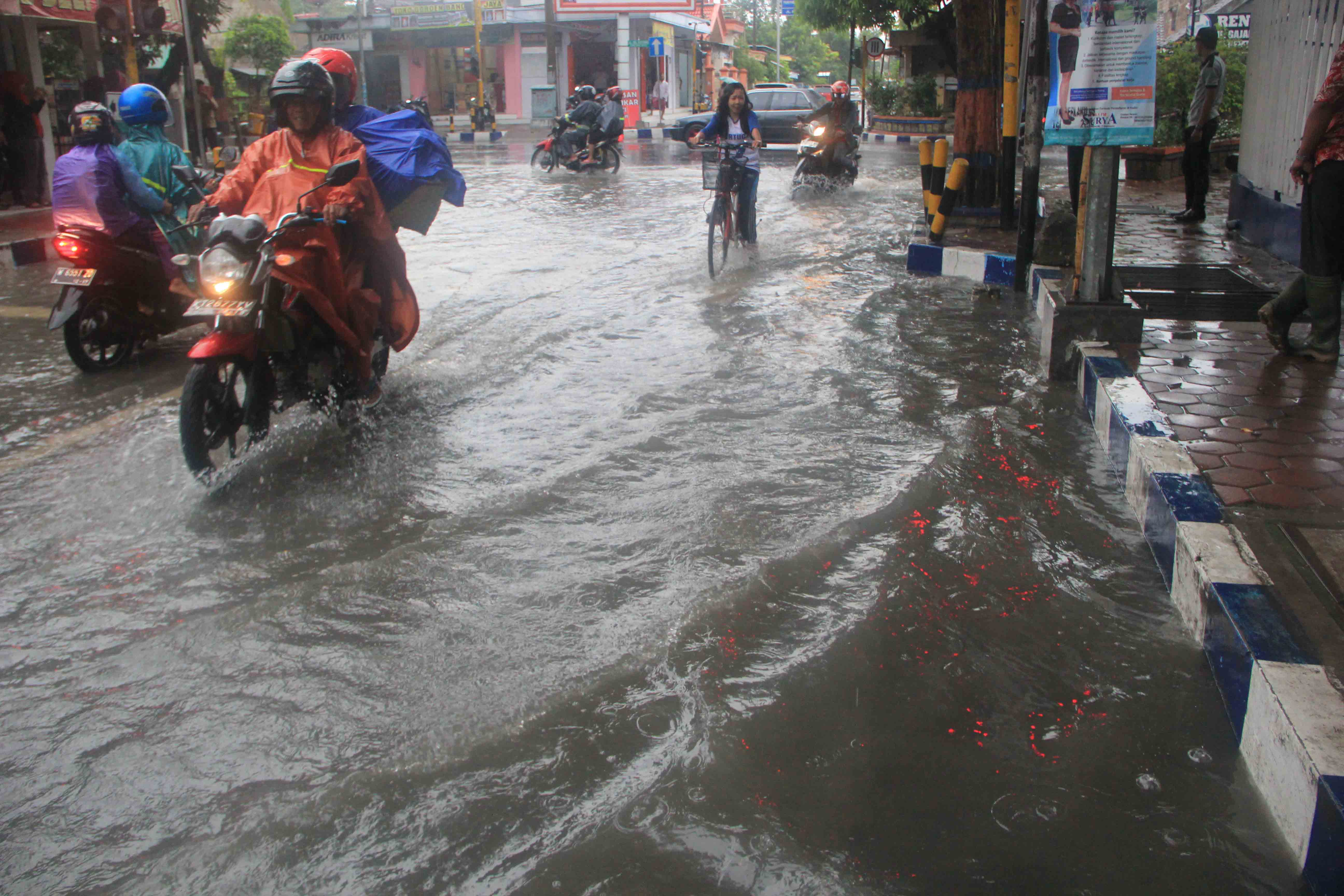 BANJIR GENANGAN SUMBANG BOJONEGORO