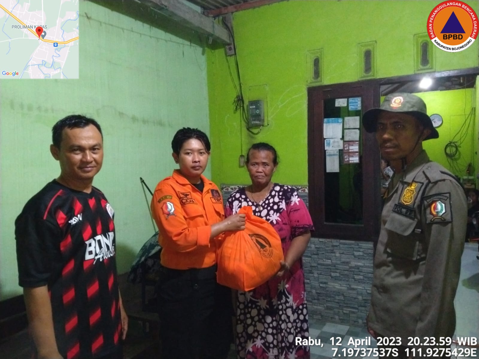 BPBD Serahkan Bantuan Korban Angin Kencang