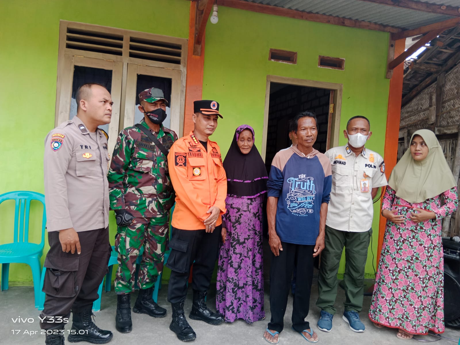 Ibu Rakimah Menerima Bantuan Rumah