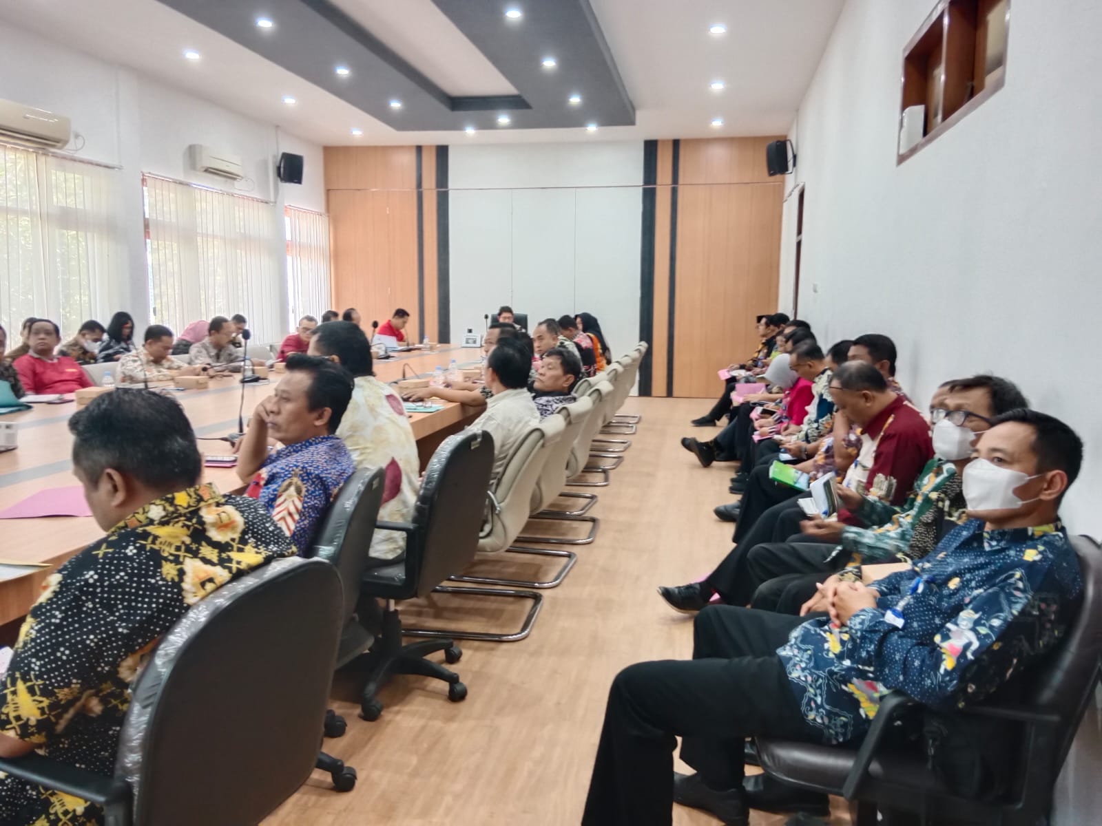 Rapat Penanganan Kemiskinan dan Kekeringan 2024