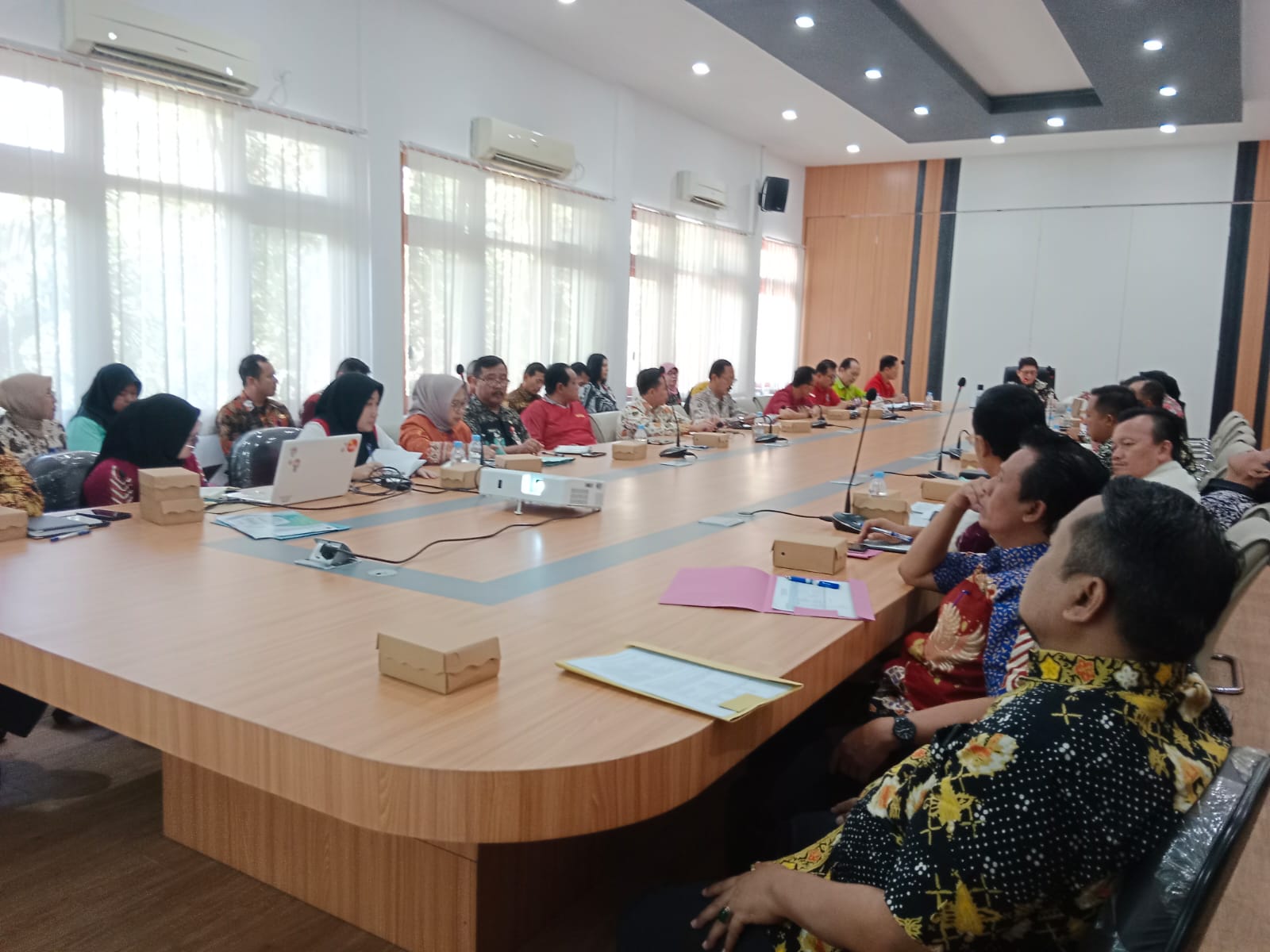 Rapat Penanganan Kemiskinan dan Kekeringan 2024