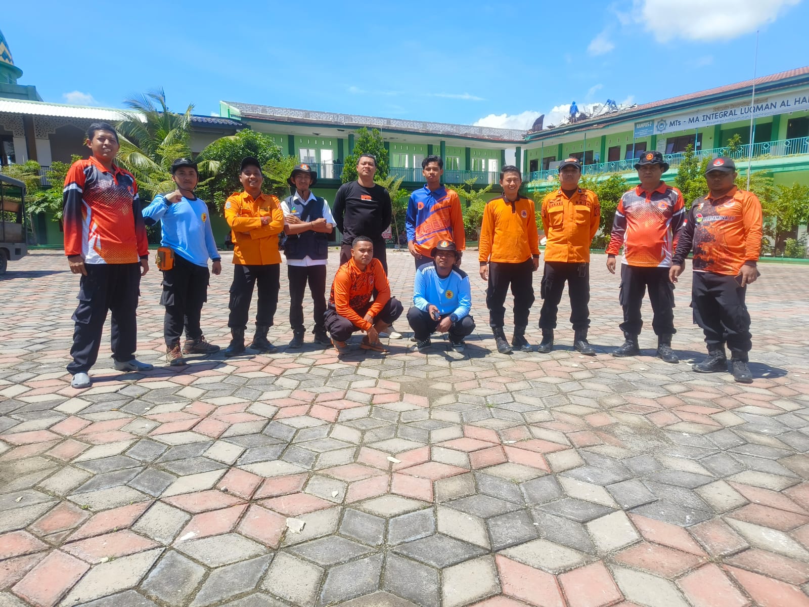 Kerja Bhakti Ponpes Al Mubarok Banjarsari