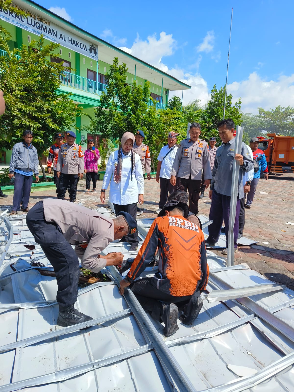Kerja Bhakti Ponpes Al Mubarok Banjarsari