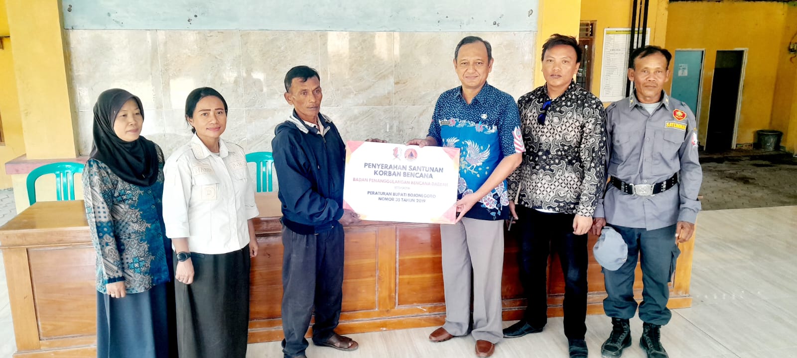 BPBD Serahkan Santunan, Warga Terdampak Bencana