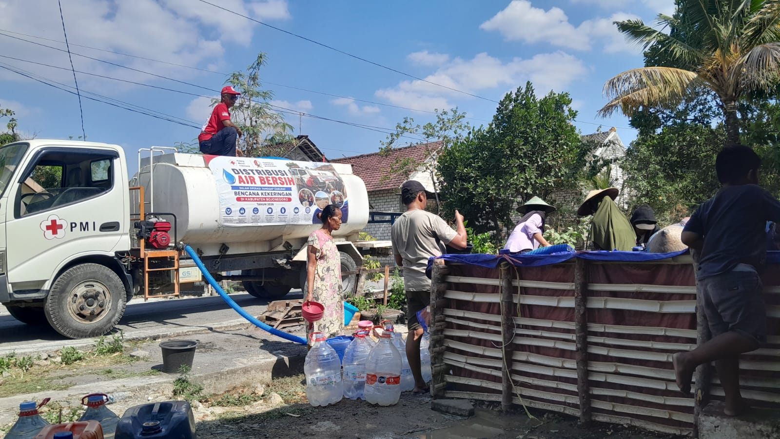 bantuan Air Bersih Dari PMI