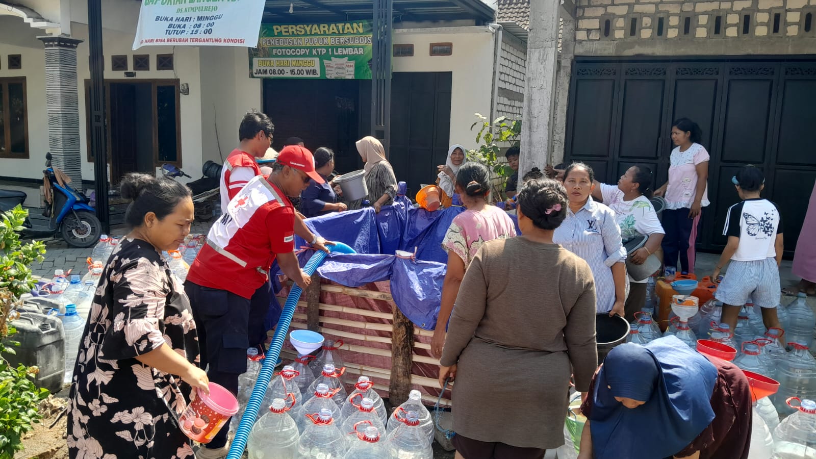 bantuan Air Bersih Dari PMI
