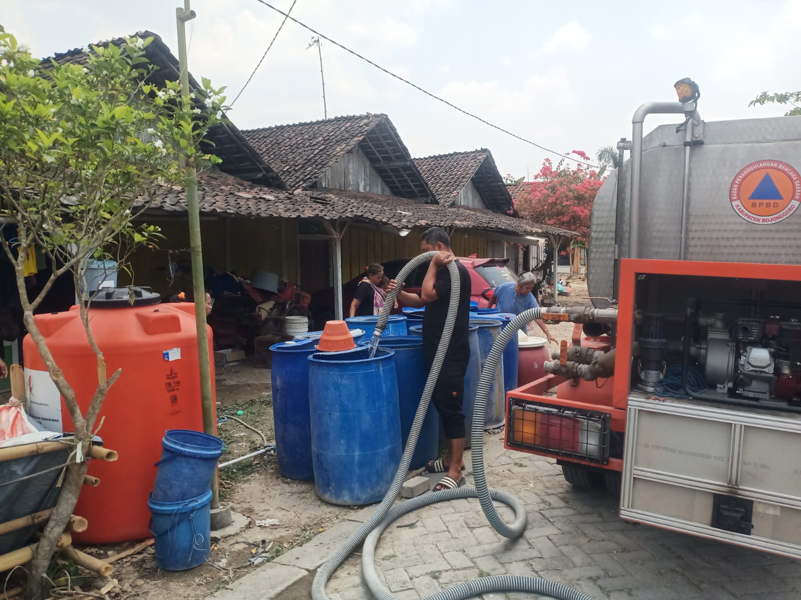 Distribusi Air di Ds Bondol Ngambon 17 Sep 26