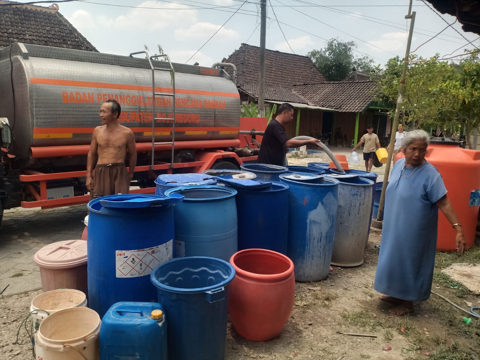 Distribusi Air di Ds Bondol Ngambon 17 Sep 26