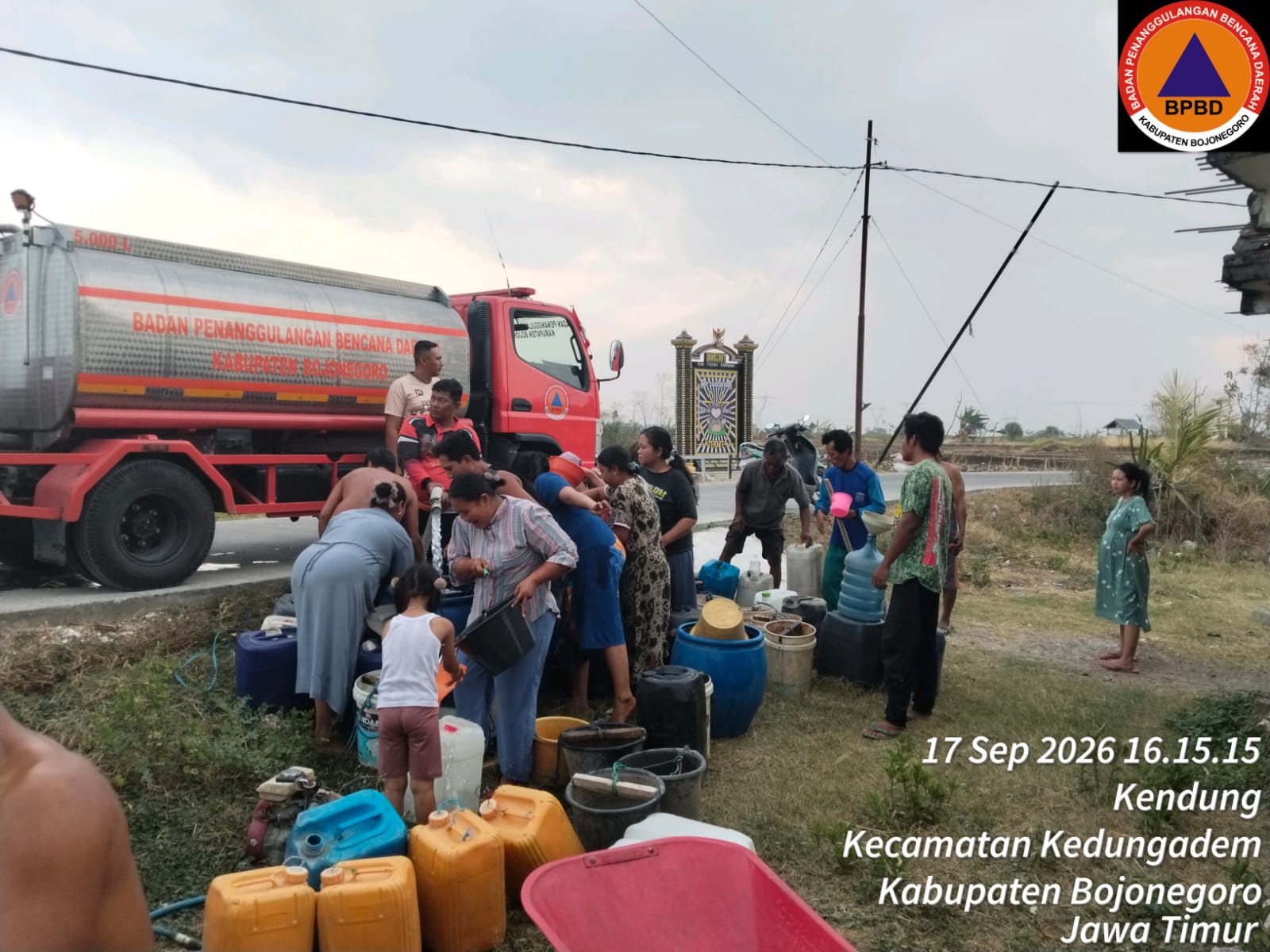 17 Sept 26- Distribusi air di Ds Kendung