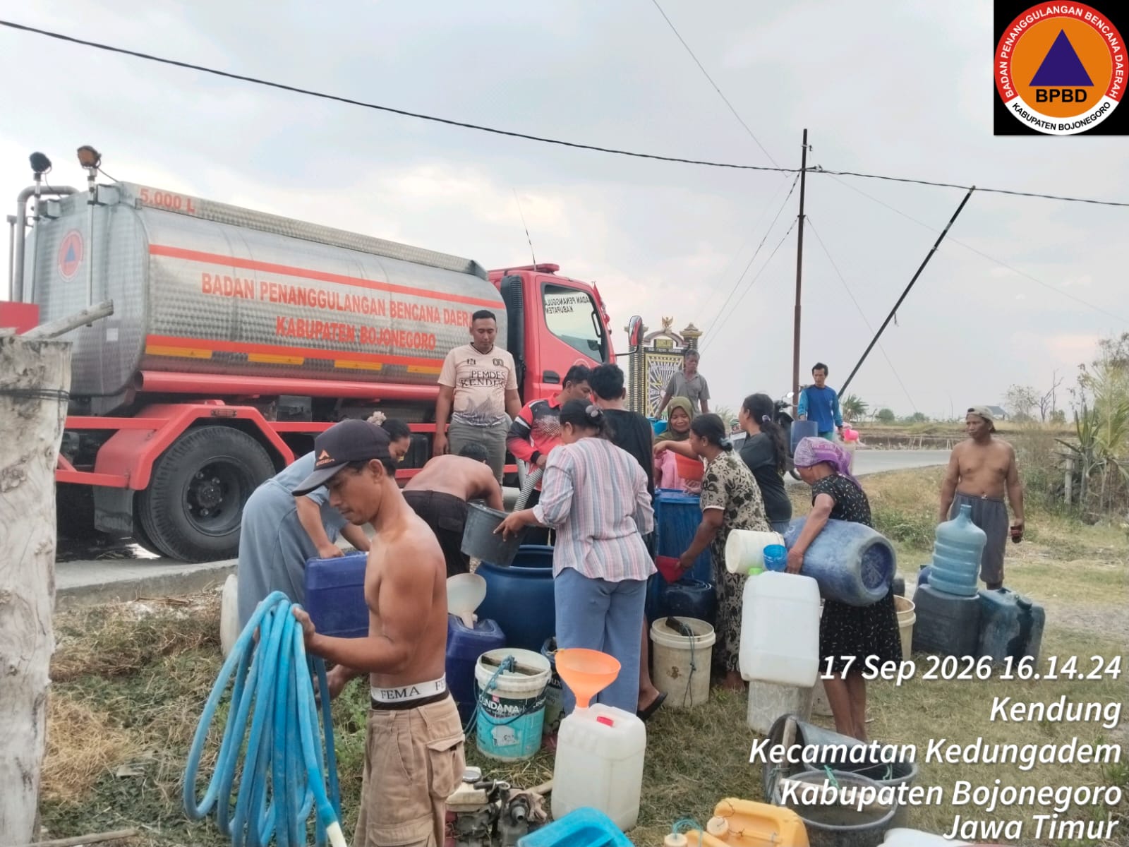 17 Sept 26- Distribusi air di Ds Kendung