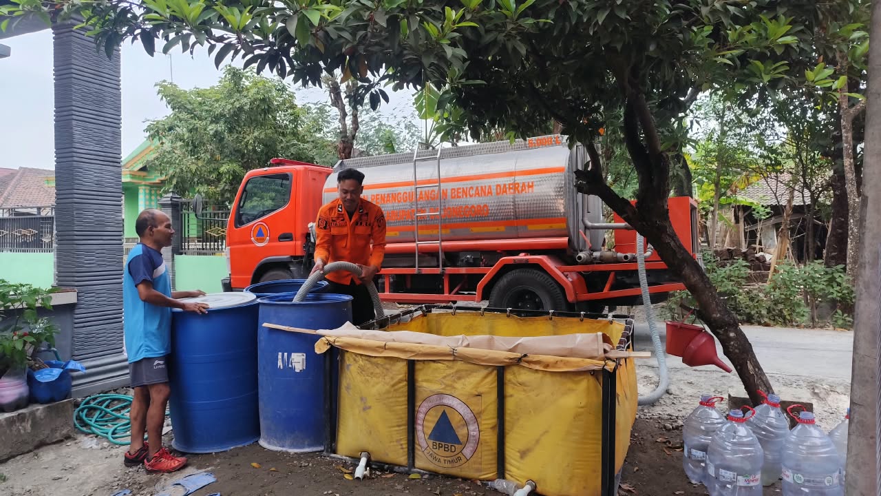 18 Sept 26 - Distribusi Air Bersih di Desa Clebung