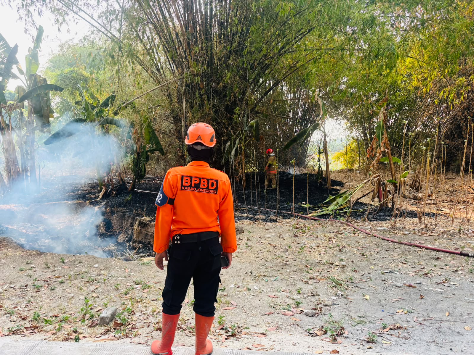 4 Okt 26- Penanganan Kebakaran Rumpun Bambu