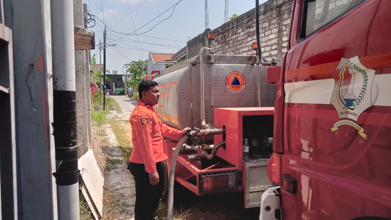8 Okt 26- Penanganan Kebakaran Lahan di Campurejo